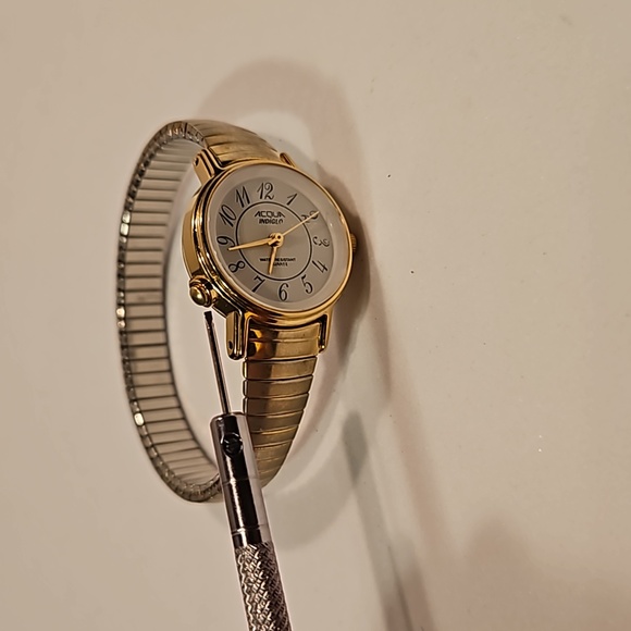 Acqua Indiglo Gold & Silver Tone Quartz Wrist Watch Lighted - Picture 11 of 11